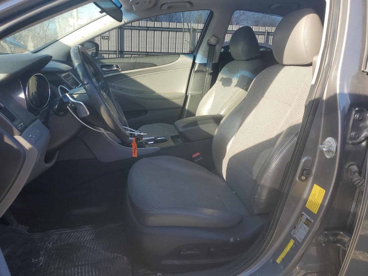 2011 Hyundai Sonata - Image 7