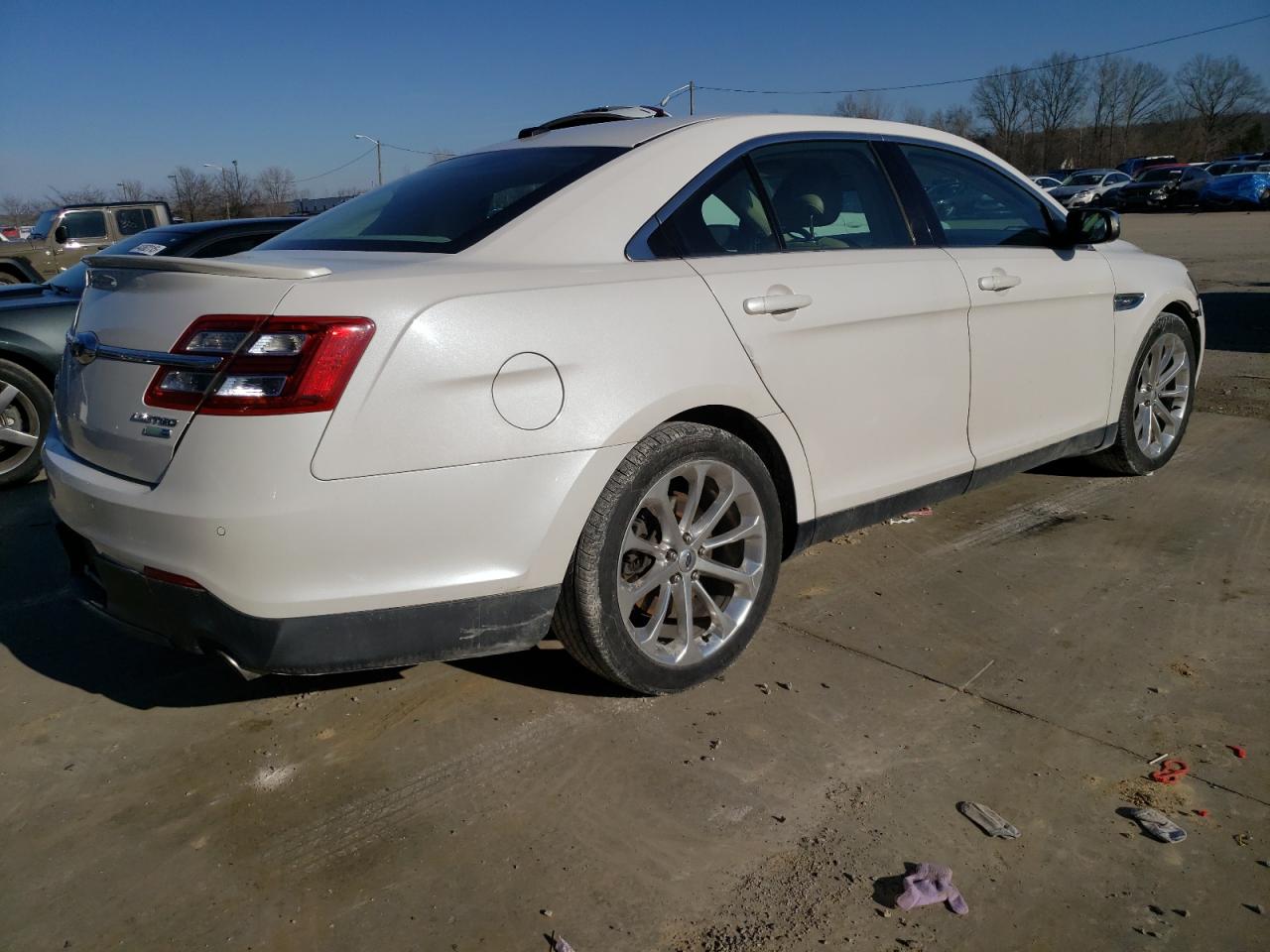 2014 Ford Taurus - Image 3