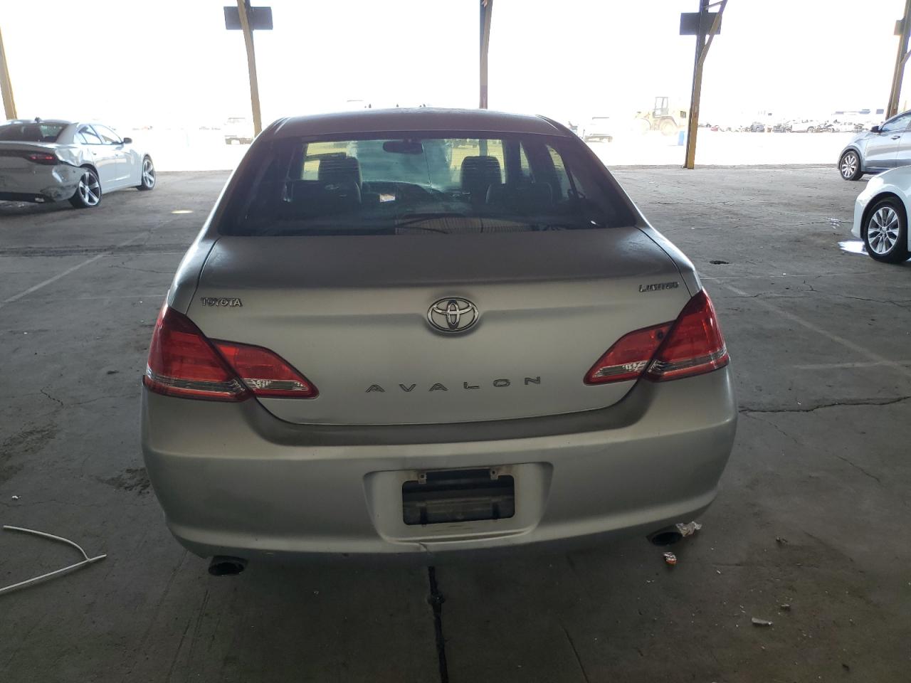 2006 Toyota Avalon - Image 6
