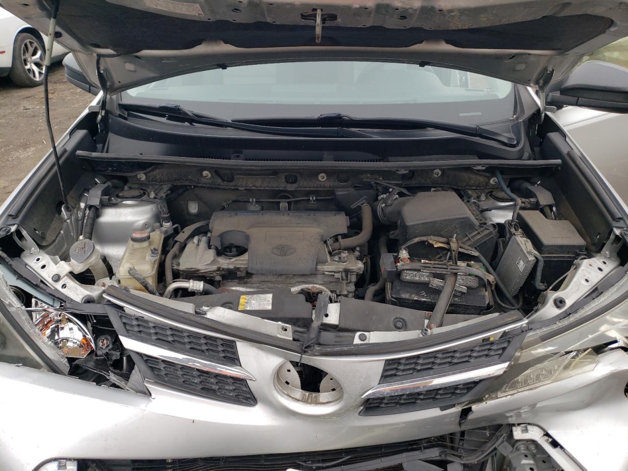 2015 Toyota RAV 4 - Image 12