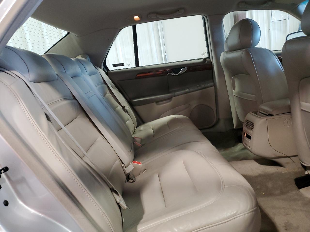 2002 Cadillac De Ville - Image 10