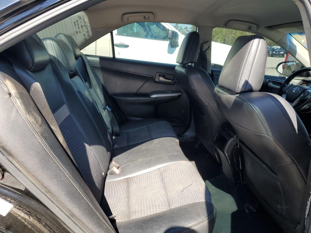 2014 Toyota Camry - Image 10