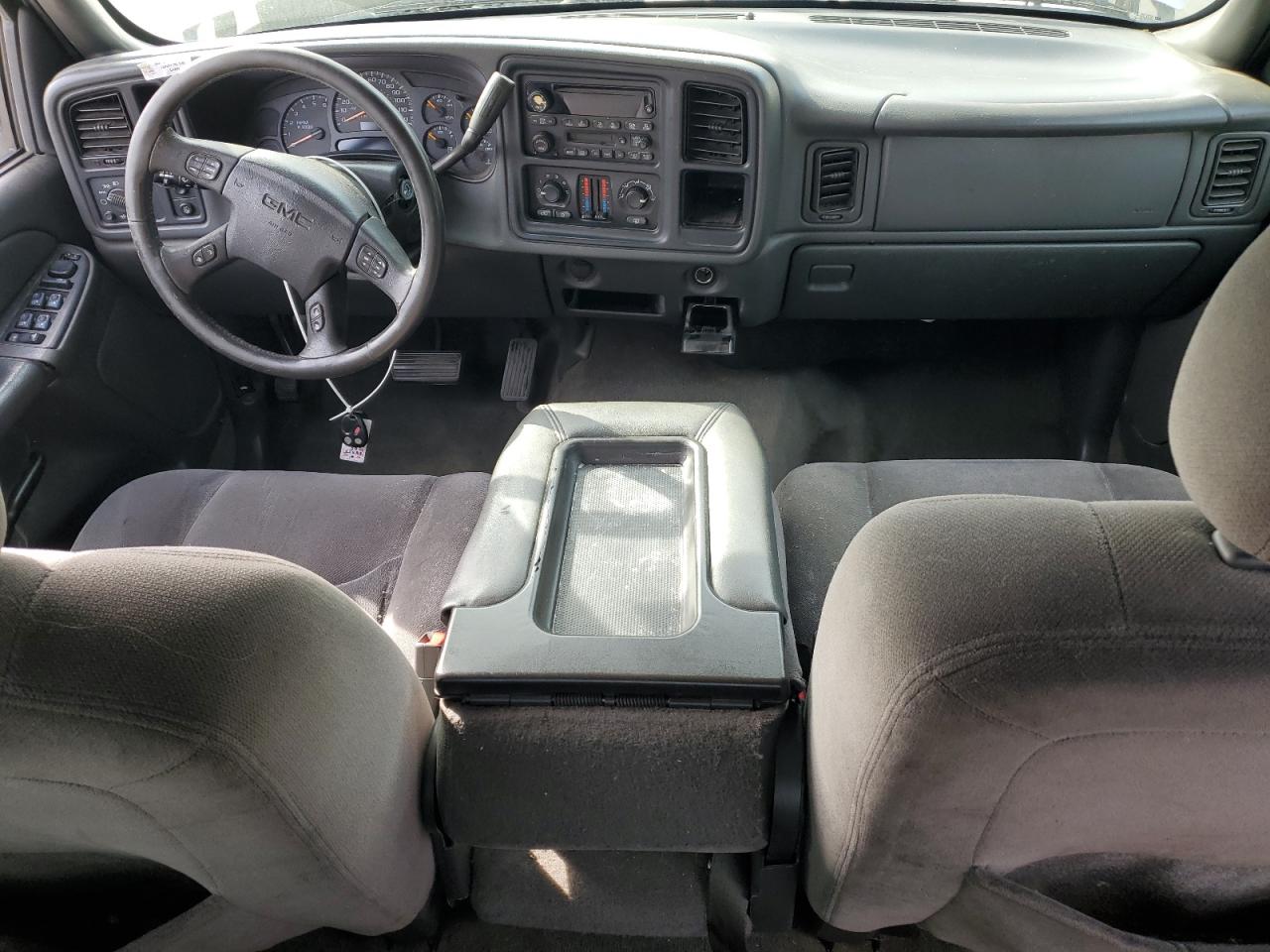 2005 GMC Sierra - Image 8