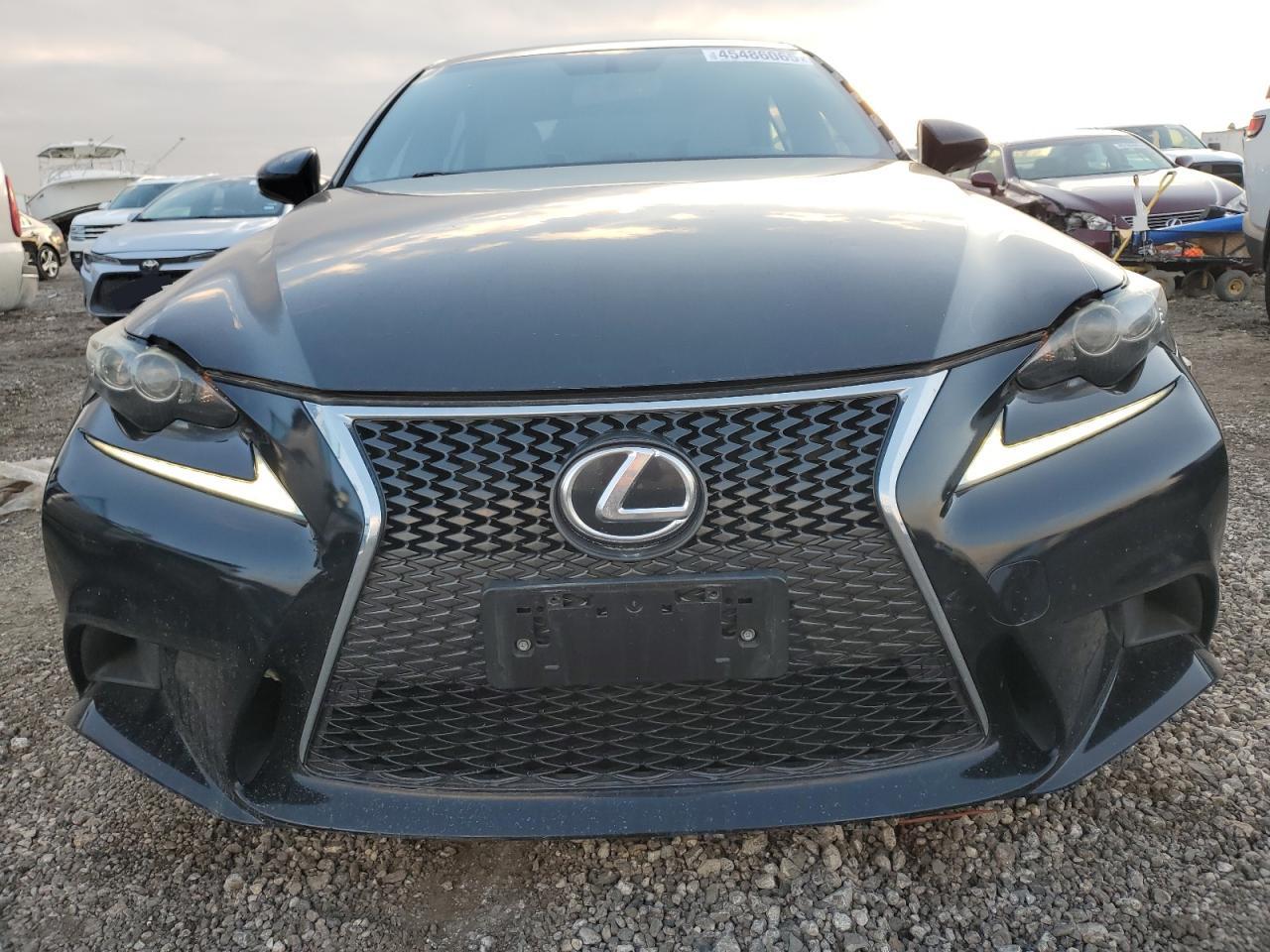 2015 Lexus IS - Image 5