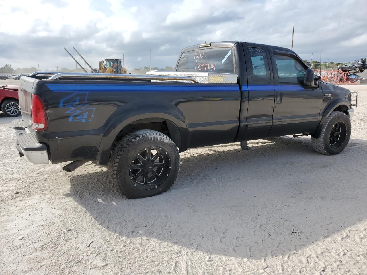 2001 Ford F250 - Image 3