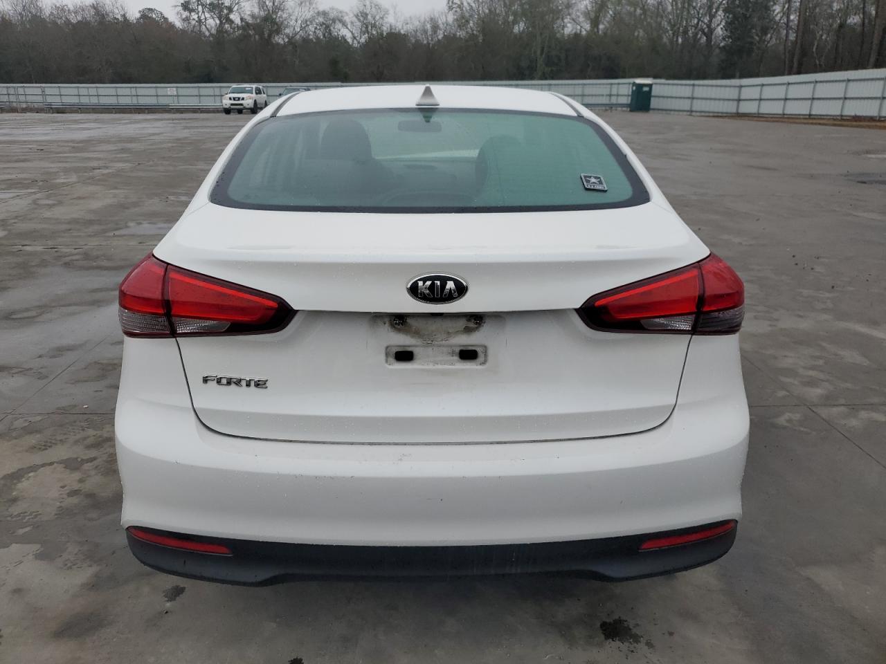 2018 Kia Forte - Image 6