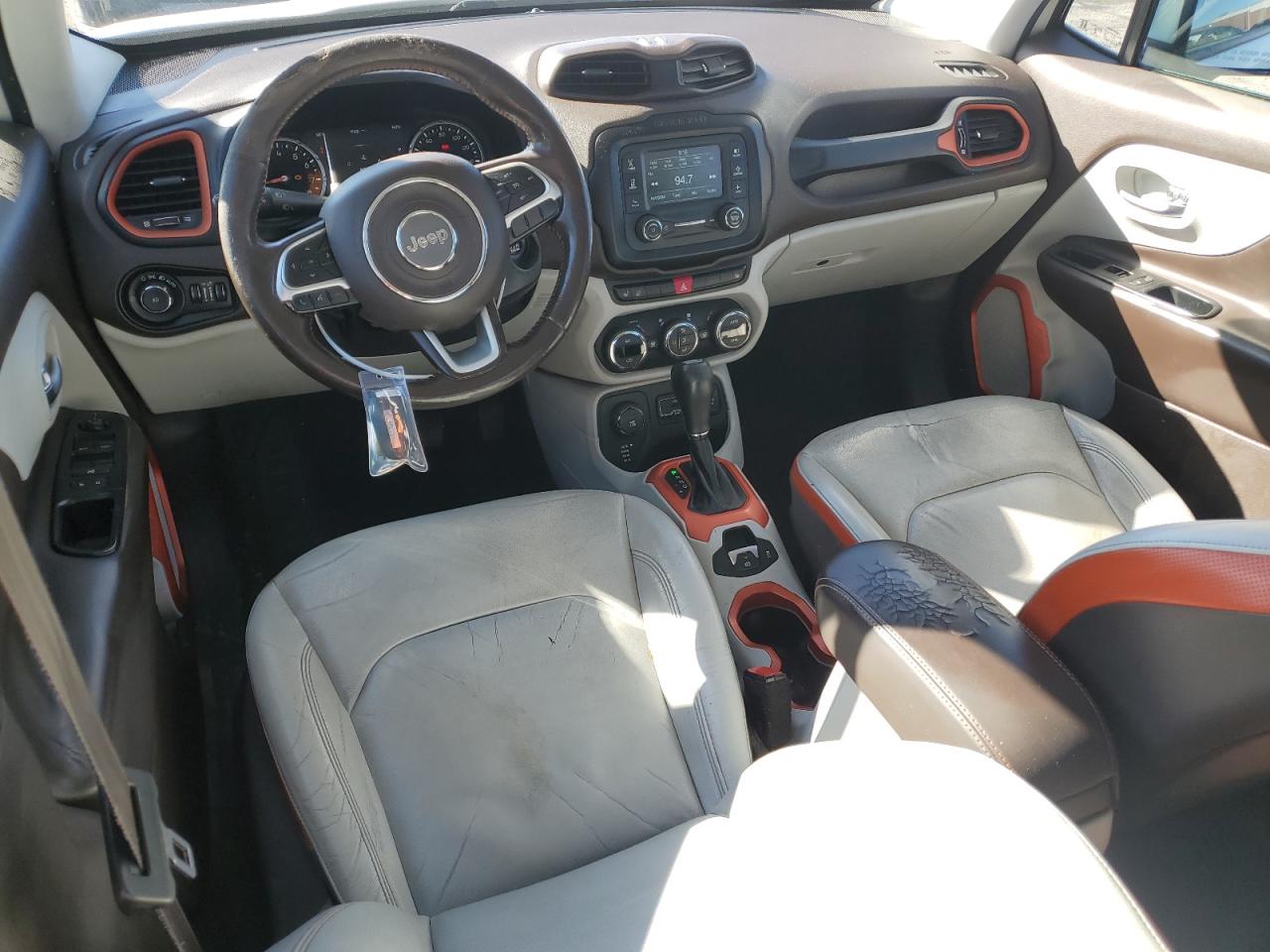 2015 Jeep Renegade - Image 8