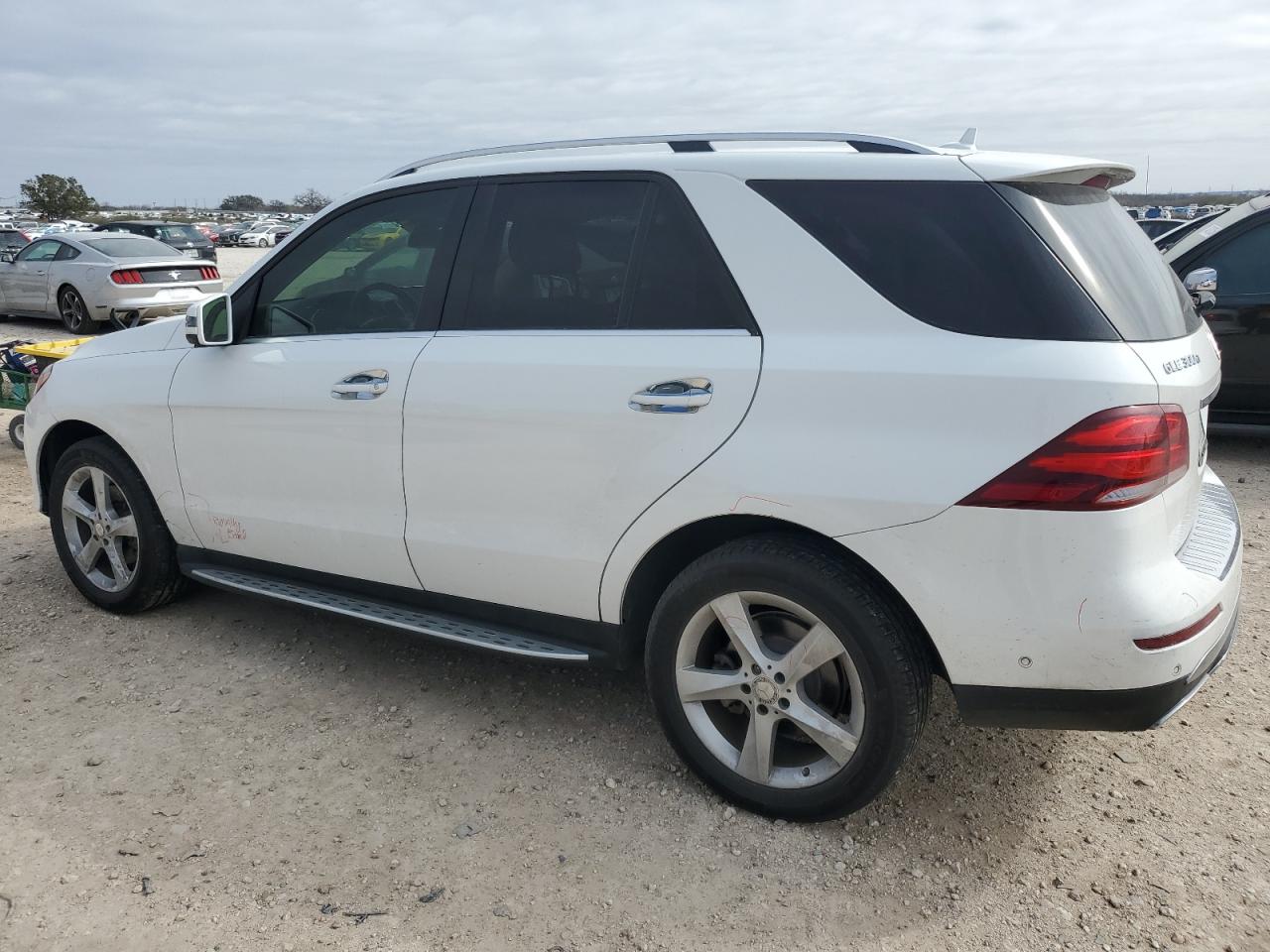 2016 Mercedes-Benz GLE - Image 2