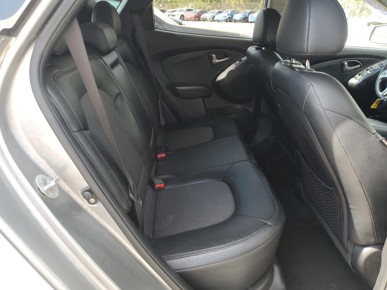 2012 Hyundai Tucson - Image 11