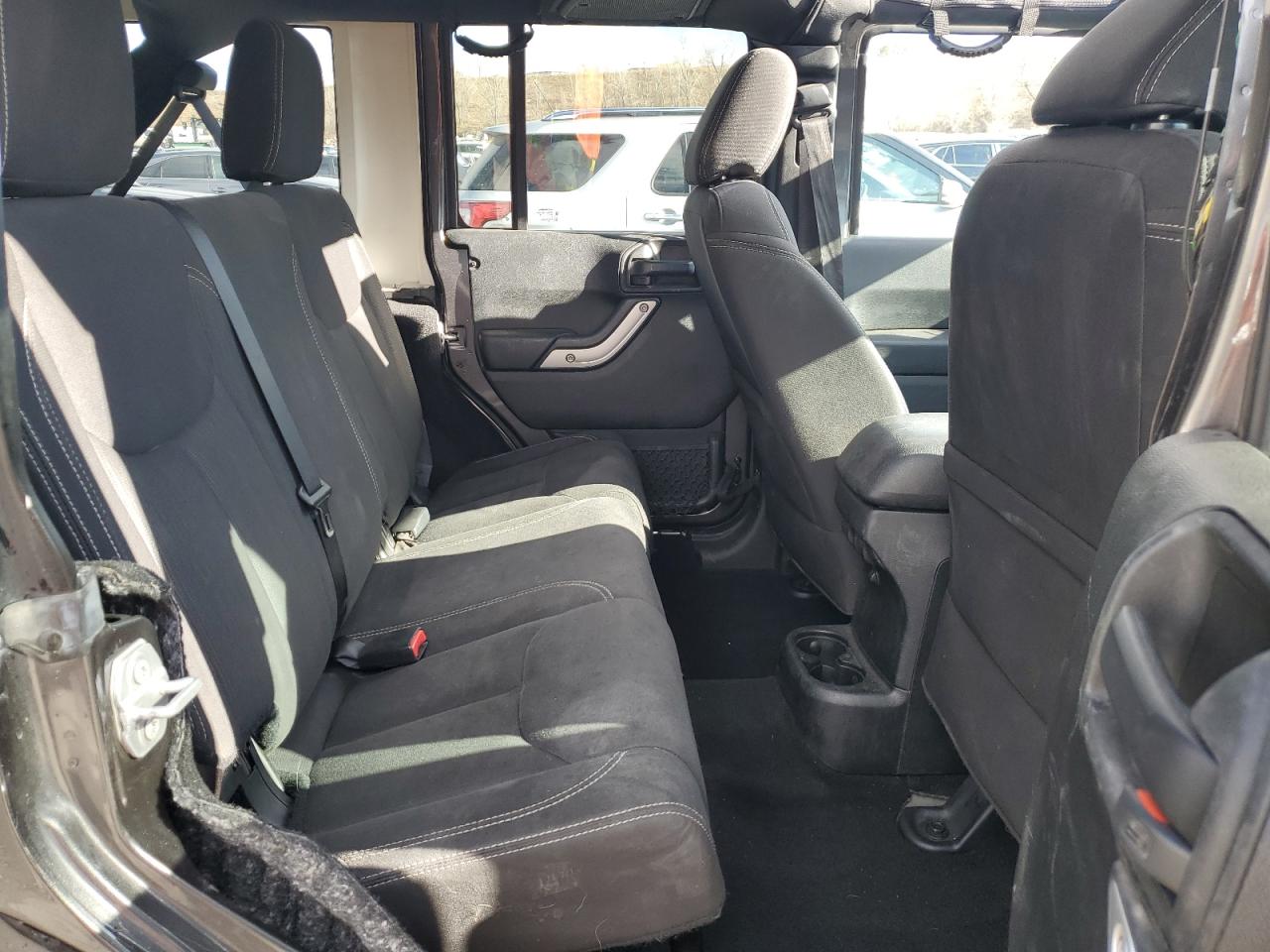 2017 Jeep Wrangler - Image 11