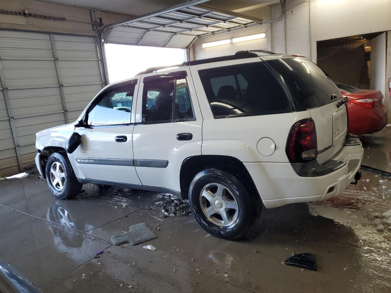2004 Chevrolet TrailBlazer - Image 2
