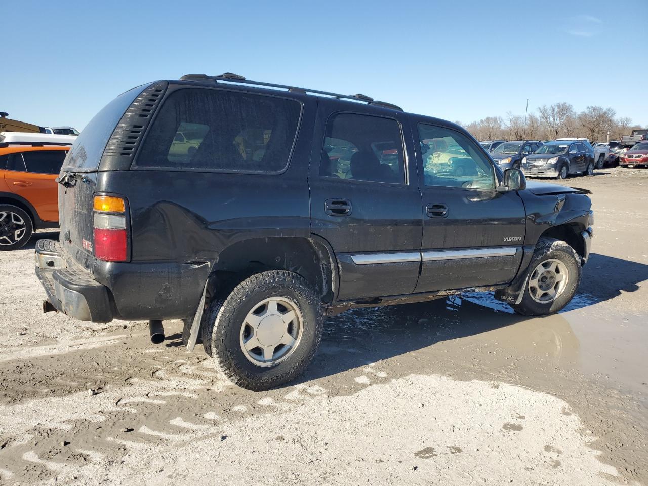 2004 GMC Yukon - Image 3