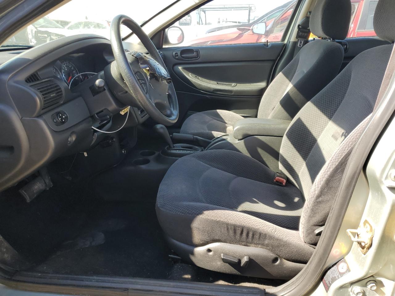 2005 Chrysler Sebring - Image 7