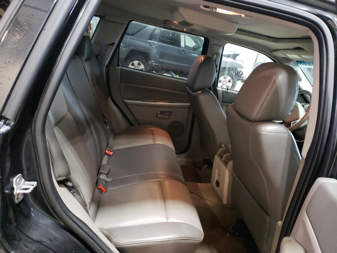 2008 Jeep Grand Cherokee - Image 11