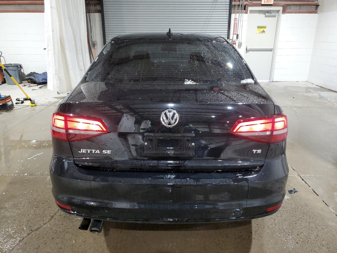 2017 Volkswagen Jetta - Image 6