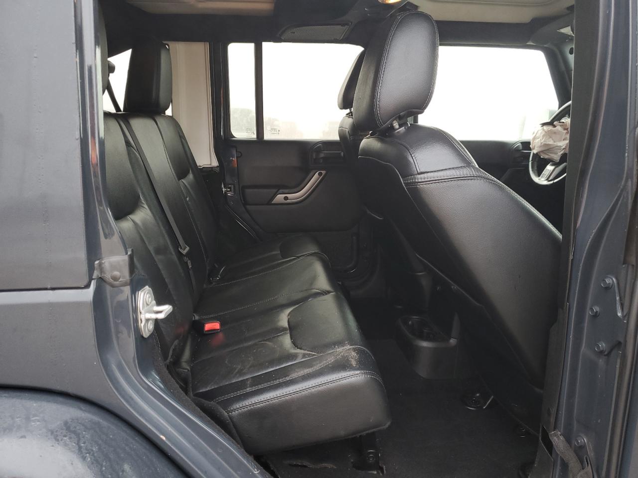 2018 Jeep Wrangler - Image 11