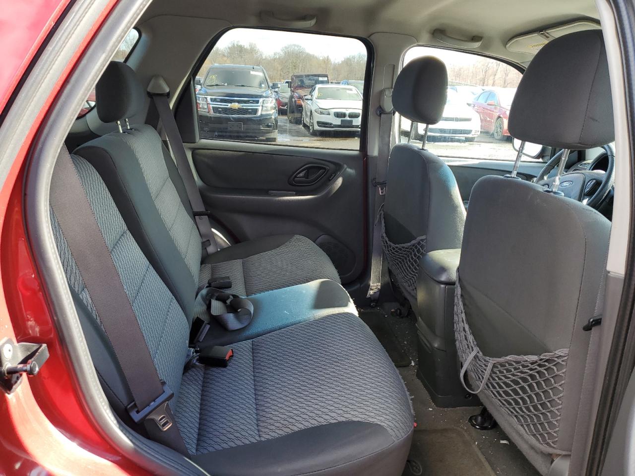 2004 Ford Escape - Image 11