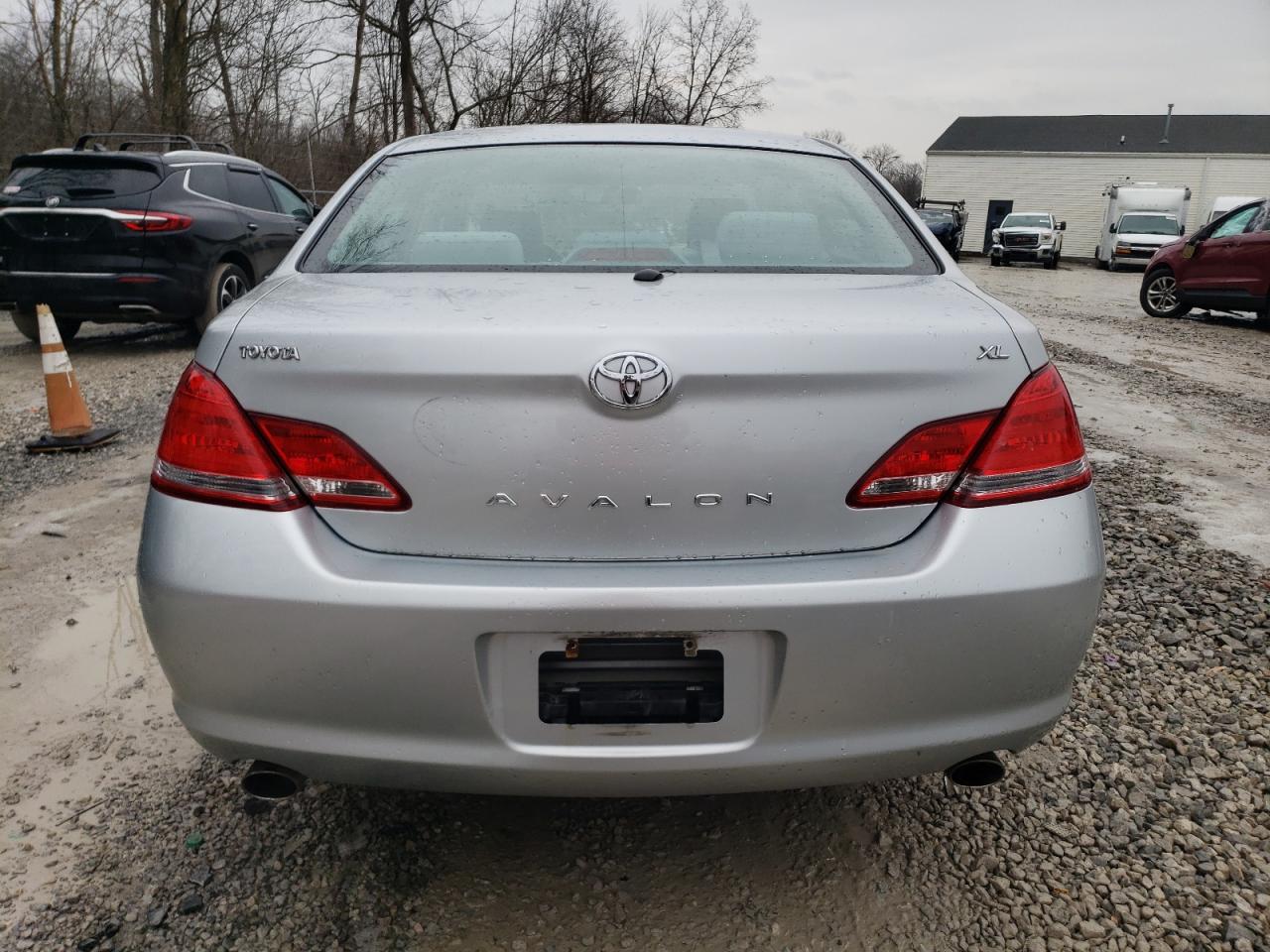 2007 Toyota Avalon - Image 6