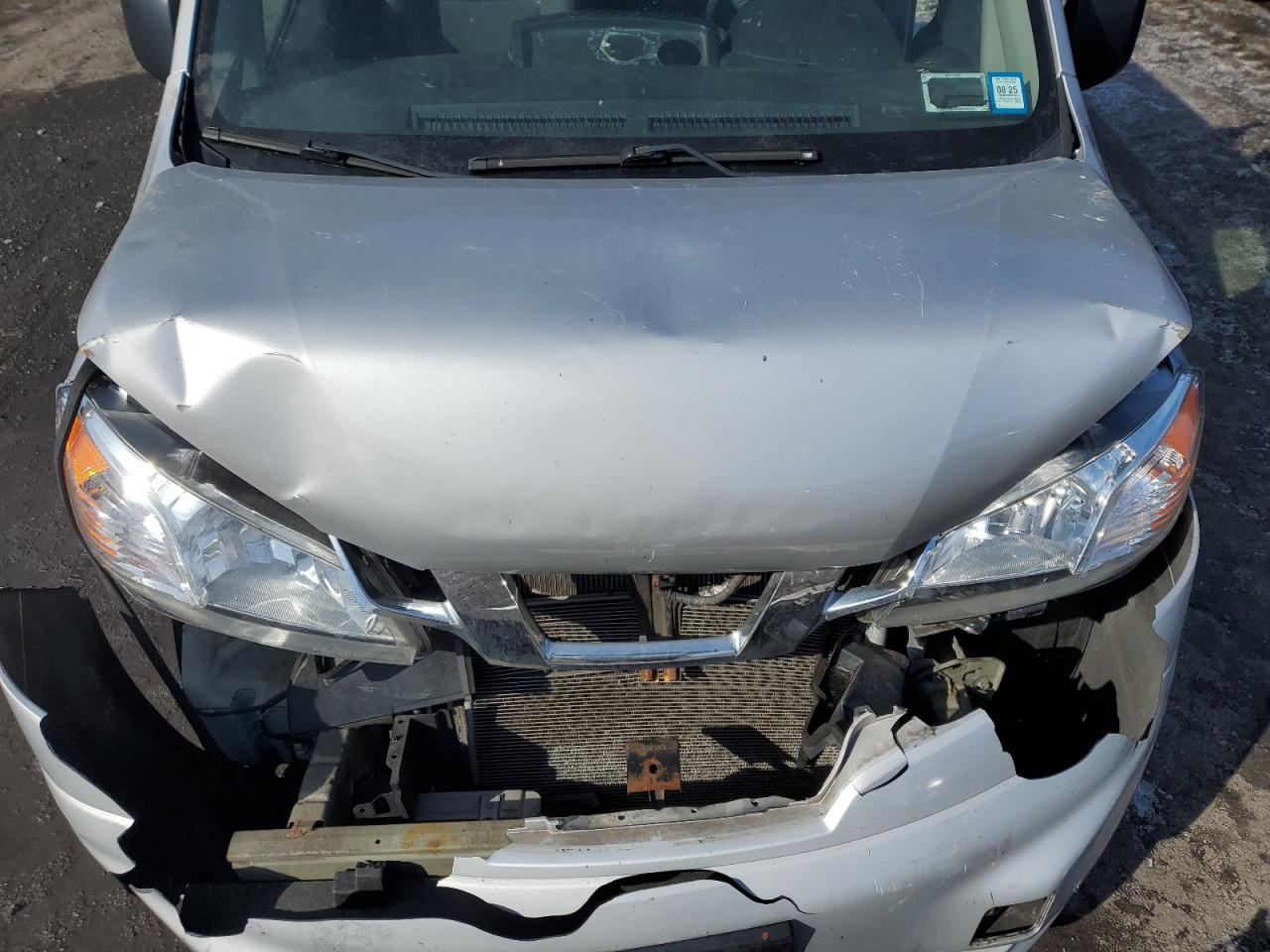 2015 Nissan NV - Image 12