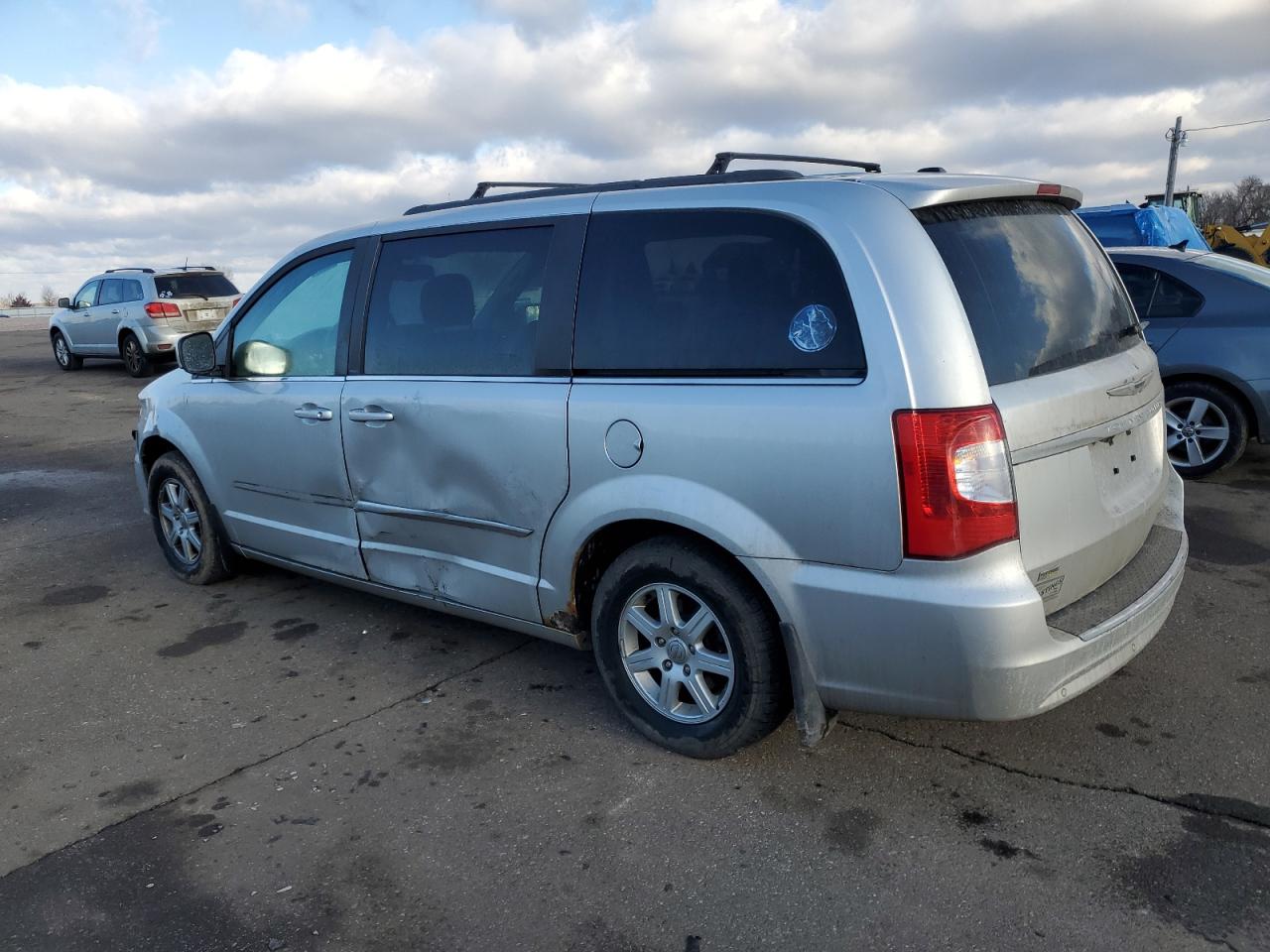 2011 Chrysler Town & Country - Image 2