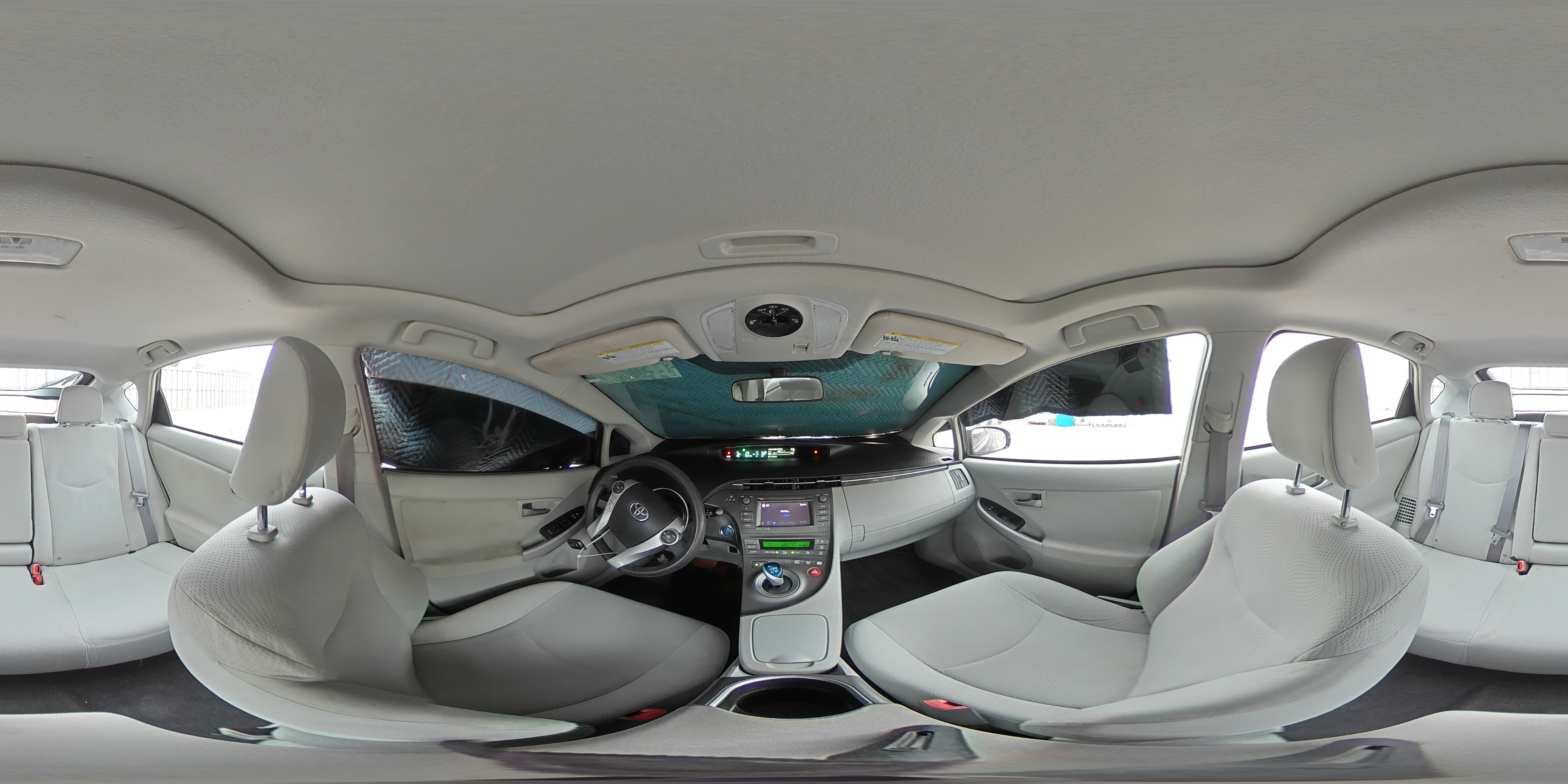 2013 Toyota Prius - Image 12