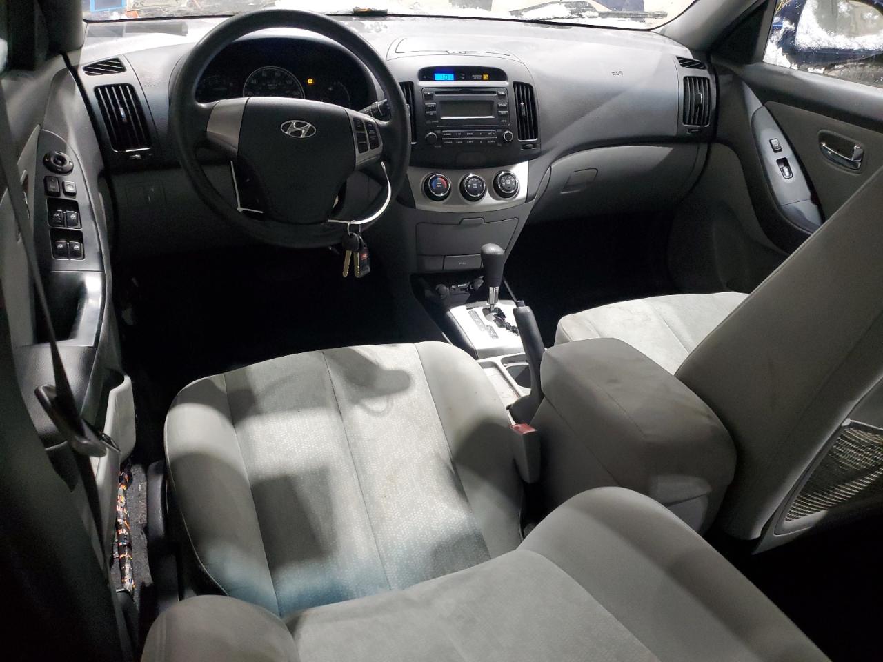 2010 Hyundai Elantra - Image 8