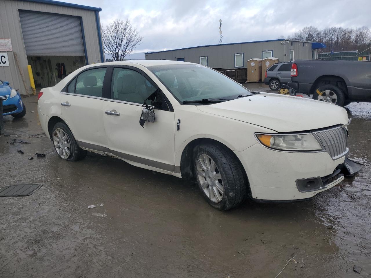2012 Lincoln MKZ - Image 4
