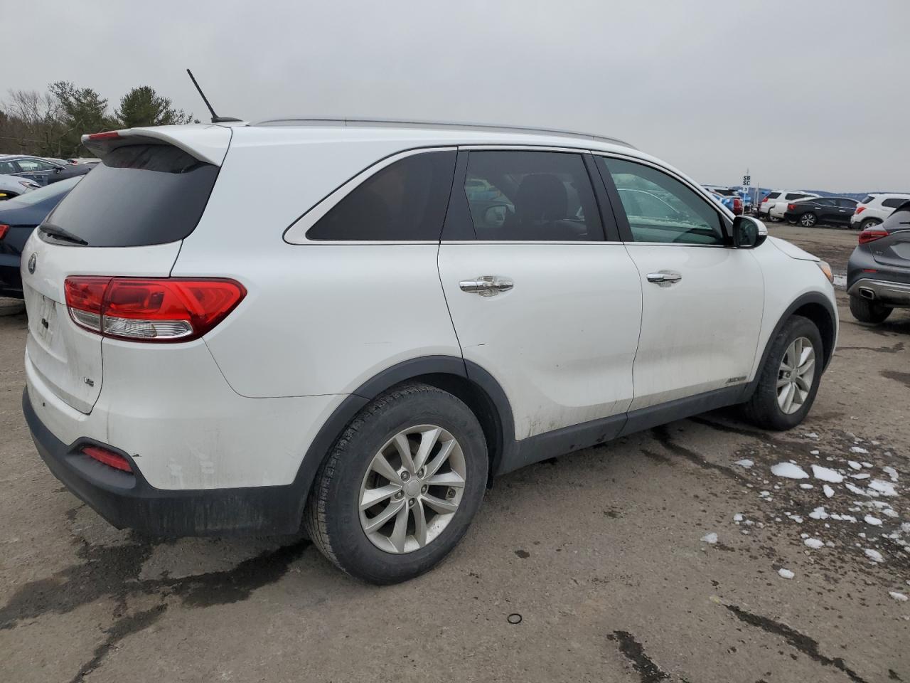 2017 Kia Sorento - Image 3