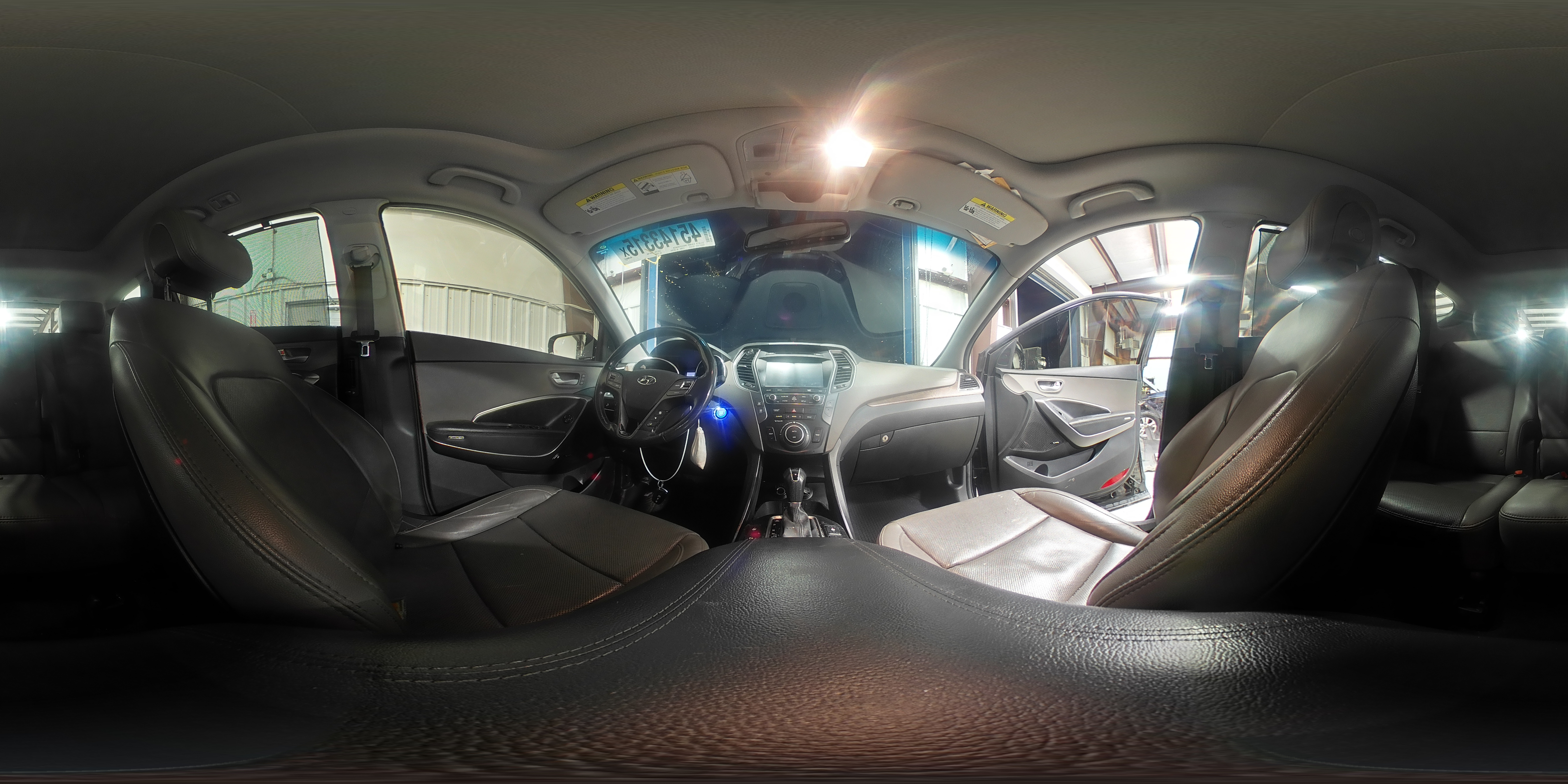 2018 Hyundai Santa Fe - Image 13