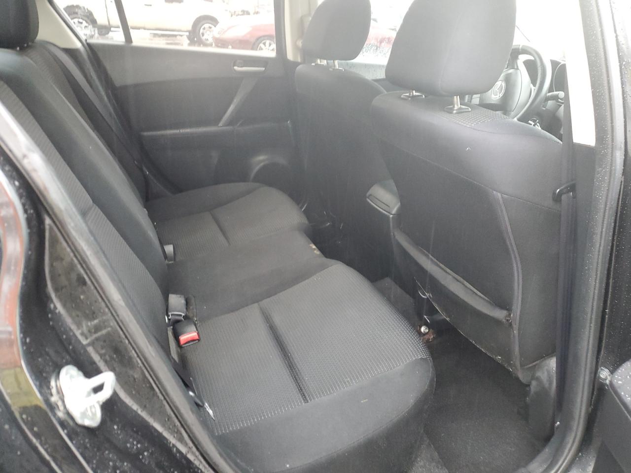 2013 Mazda 3 - Image 10
