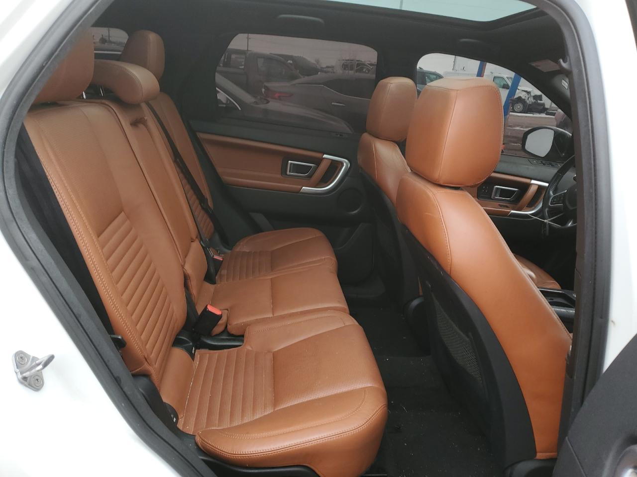 2016 Land Rover Discovery - Image 10