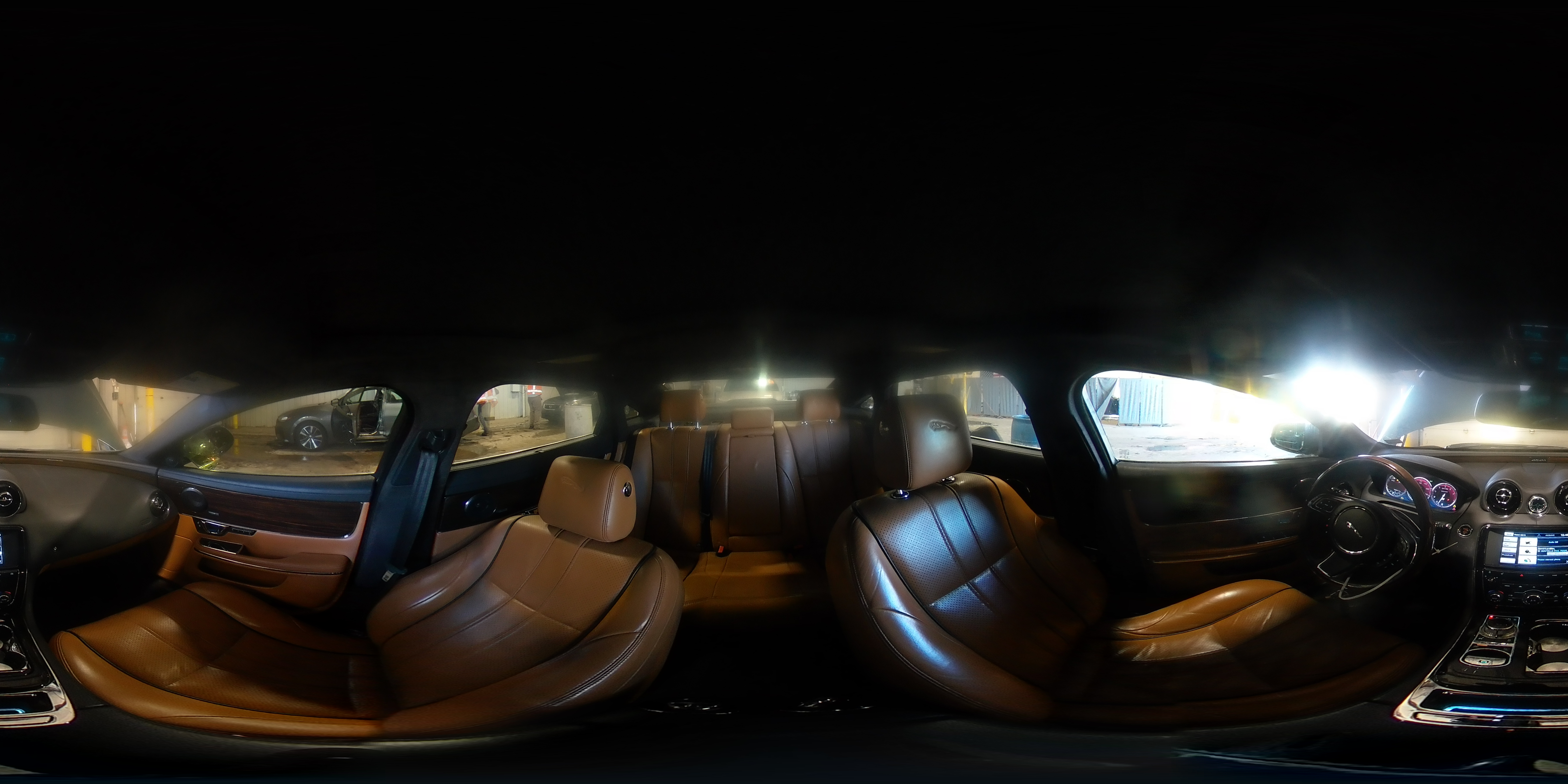 2014 Jaguar XJ - Image 14