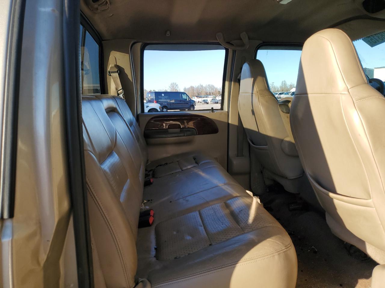 2001 Ford F350 - Image 12