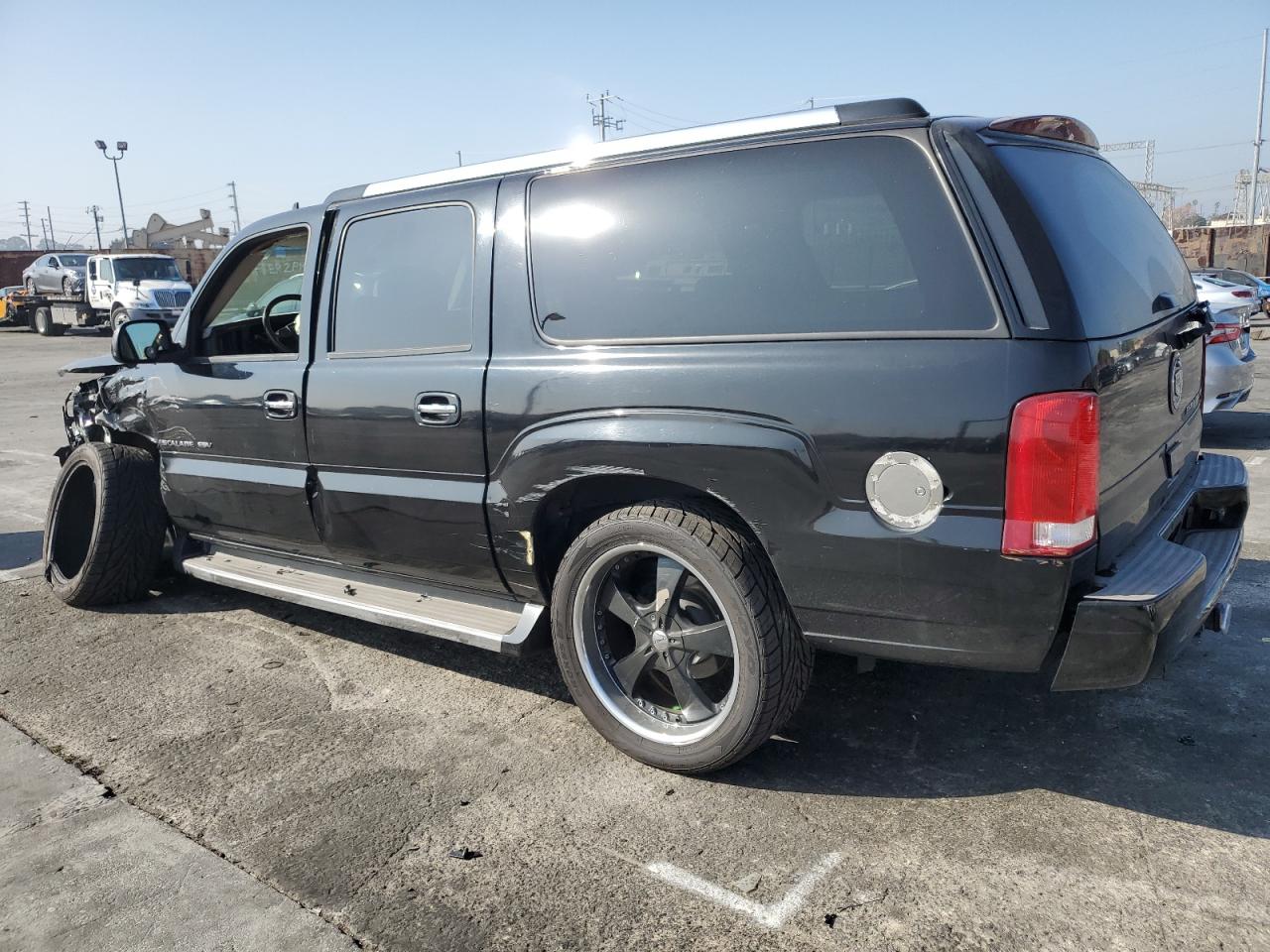 2006 Cadillac Escalade - Image 2