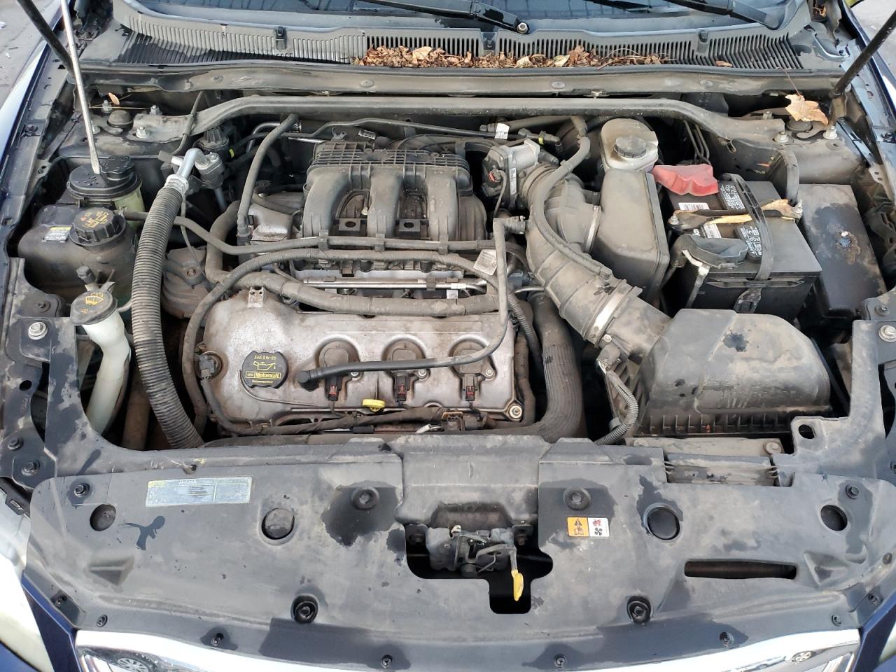 2011 Ford Taurus - Image 11