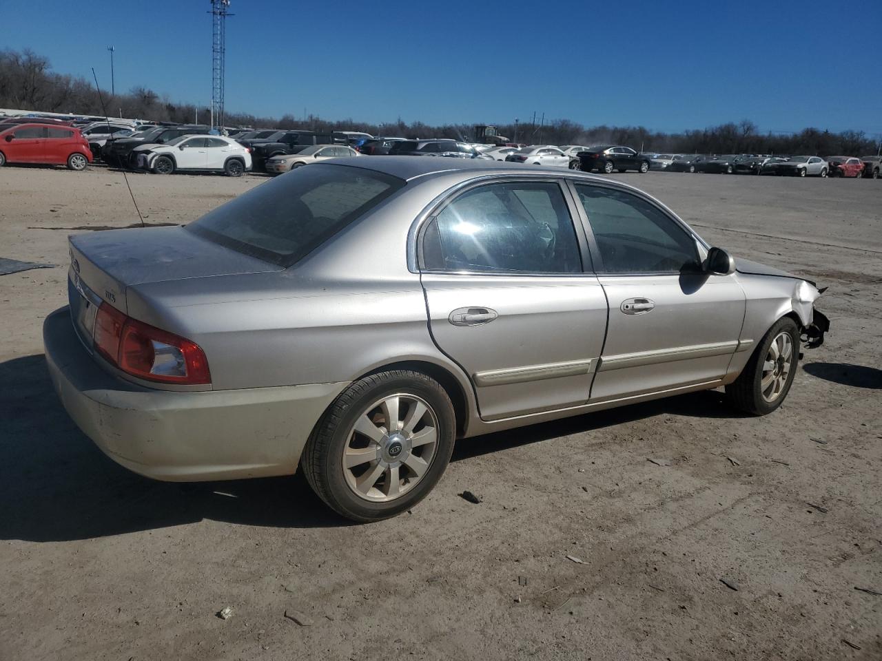 2004 Kia Optima - Image 3