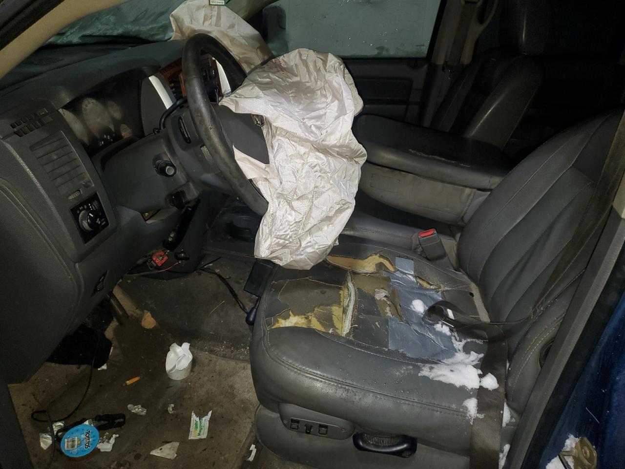 2006 Dodge RAM - Image 7