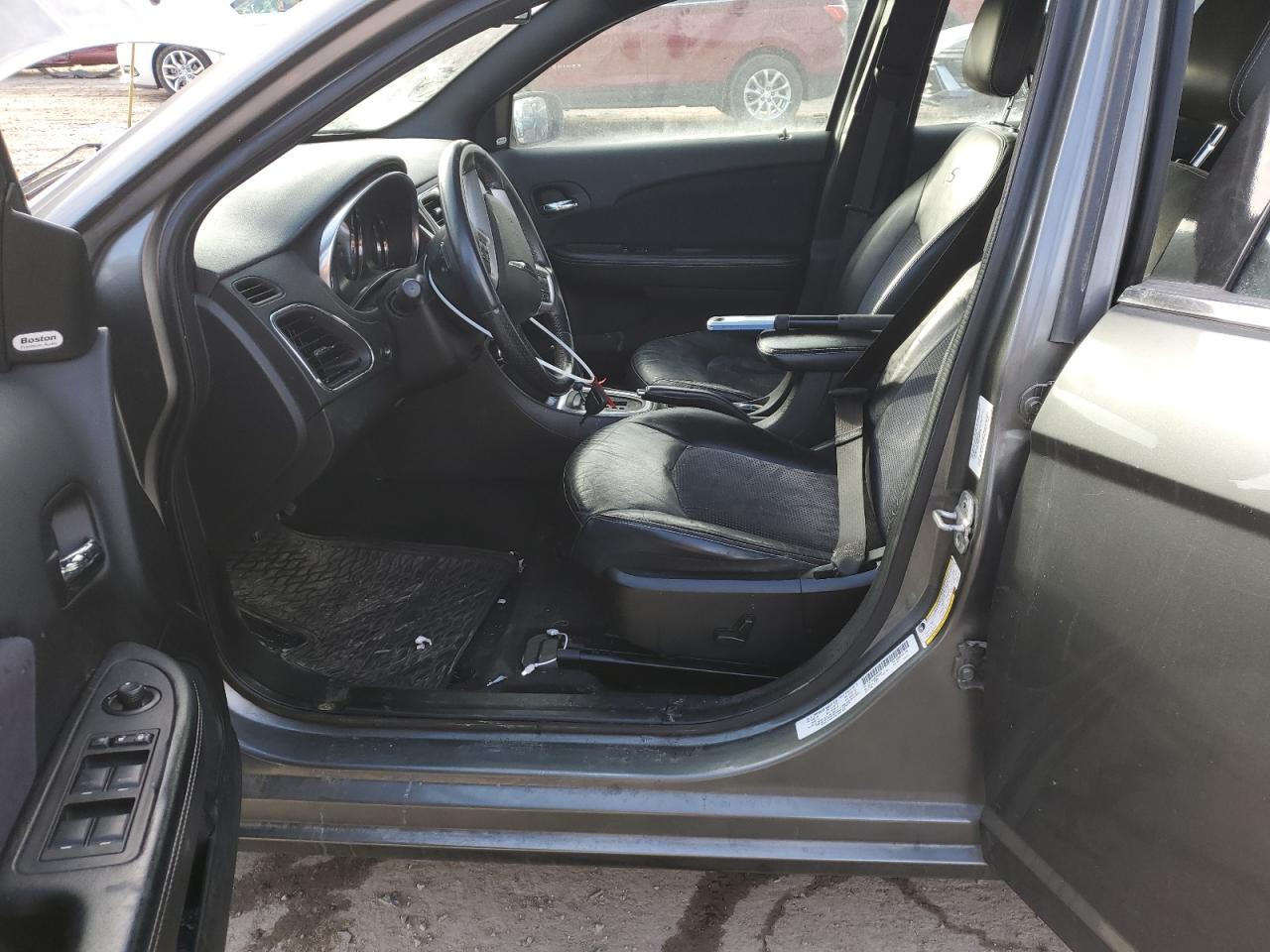 2012 Chrysler 200 - Image 7