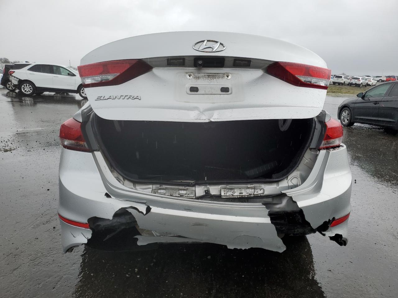 2018 Hyundai Elantra - Image 6