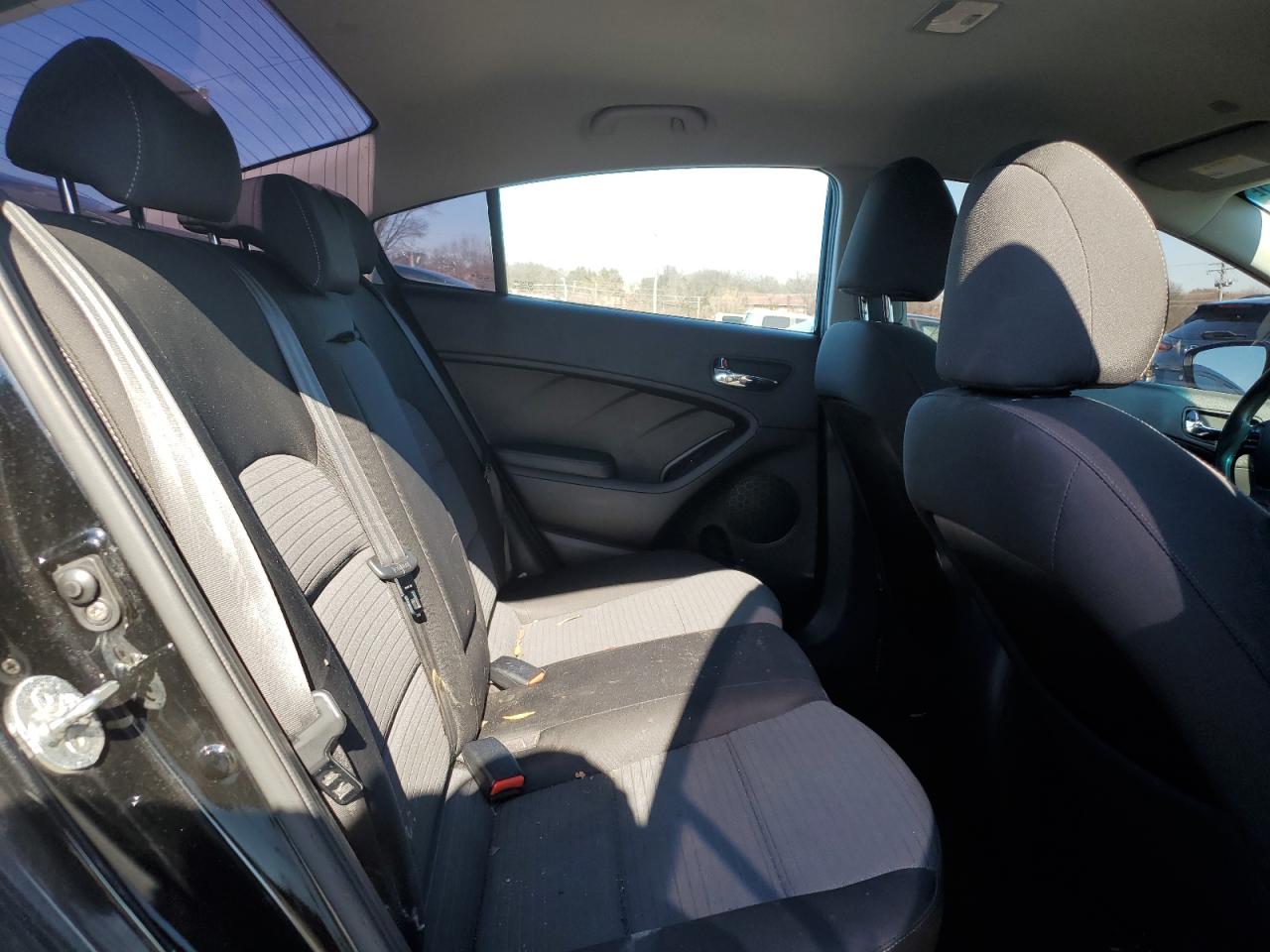 2015 Kia Forte - Image 10