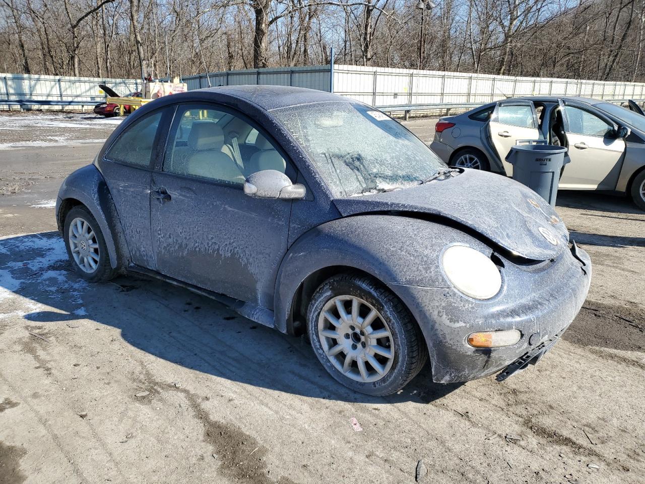 2005 Volkswagen Beetle - Image 4