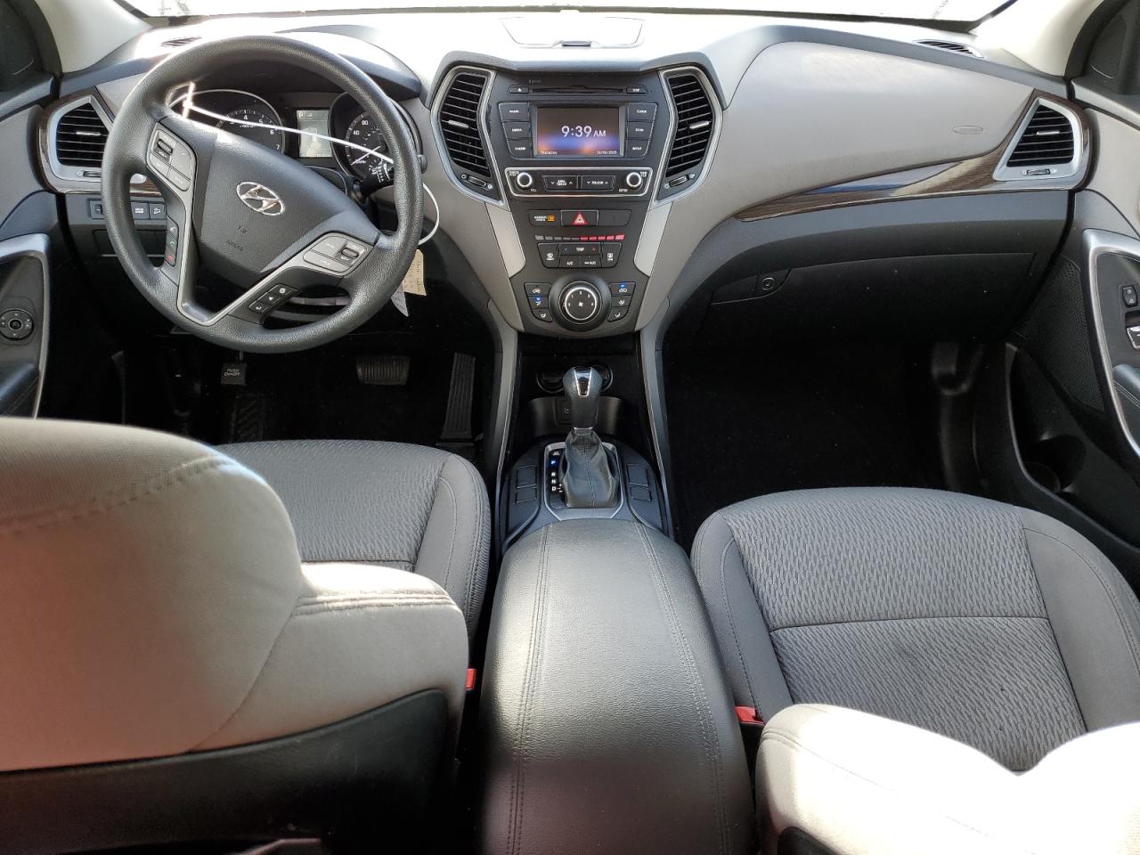 2018 Hyundai Santa Fe - Image 8