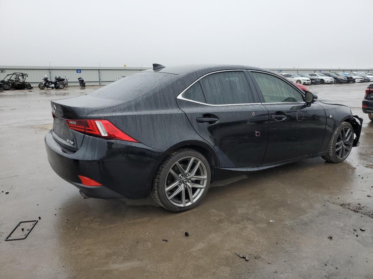 2015 Lexus IS - Image 3