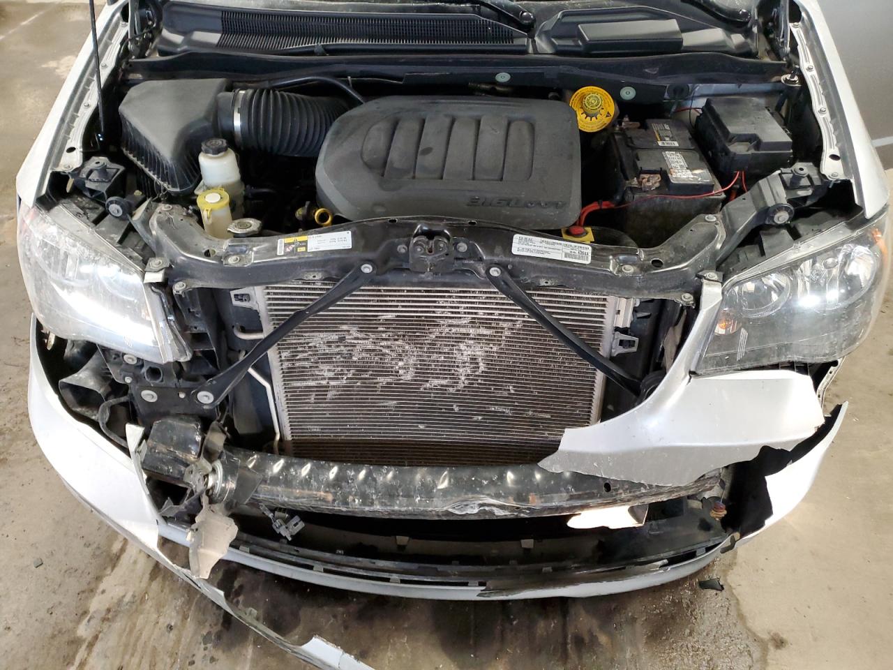 2019 Dodge Caravan - Image 13