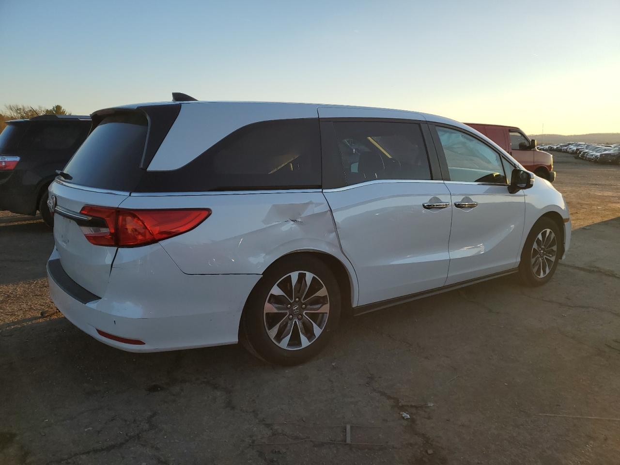 2022 Honda Odyssey - Image 3
