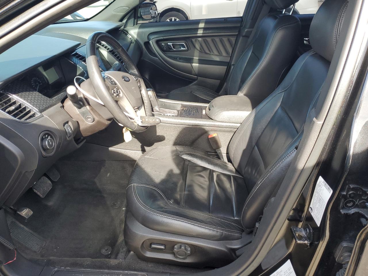 2015 Ford Taurus - Image 7