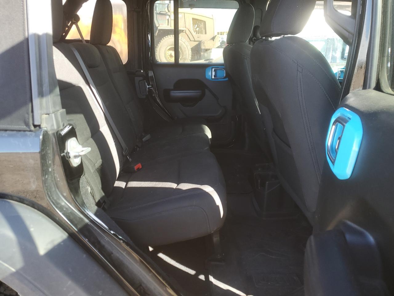 2018 Jeep Wrangler - Image 11