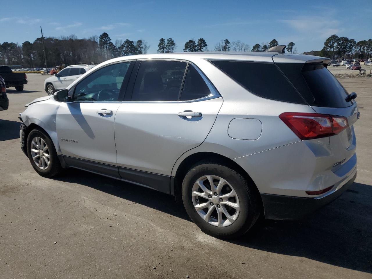 2020 Chevrolet Equinox - Image 2