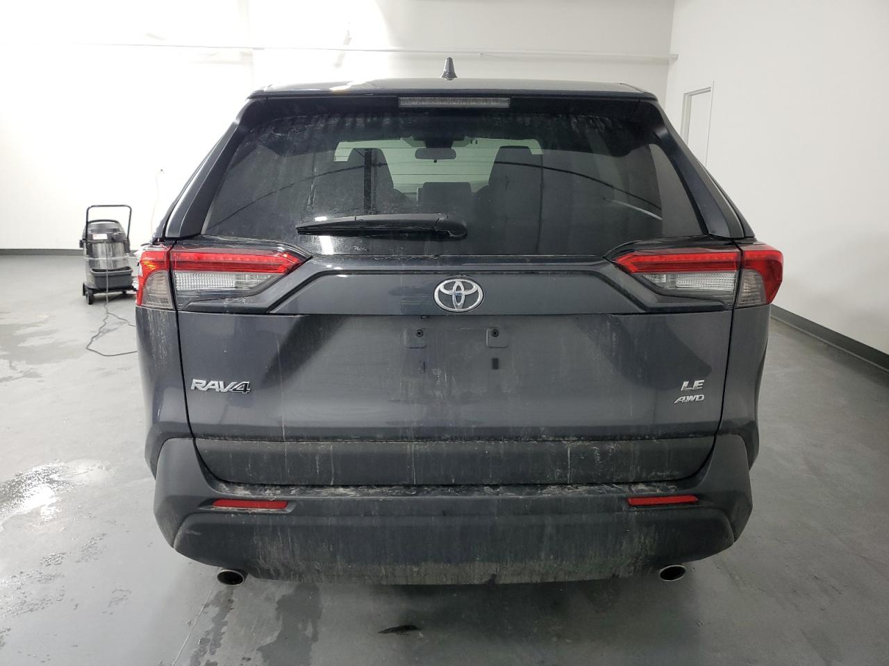2024 Toyota RAV 4 - Image 6