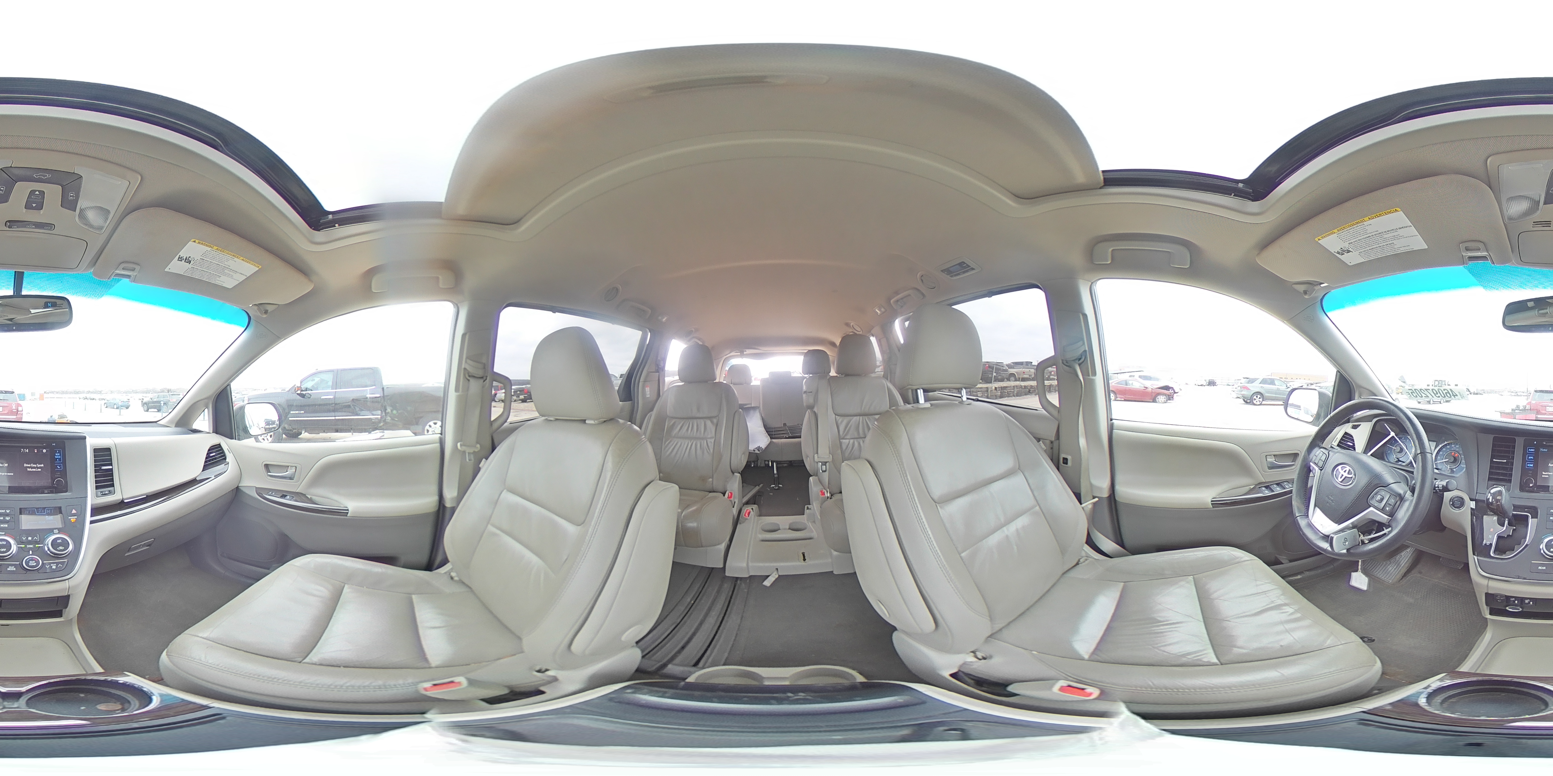 2015 Toyota Sienna - Image 14